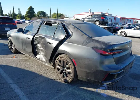 2024 BMW 760 I xDrive z USA, uszkodzony, nr VIN WBA33EJ01RCR17375